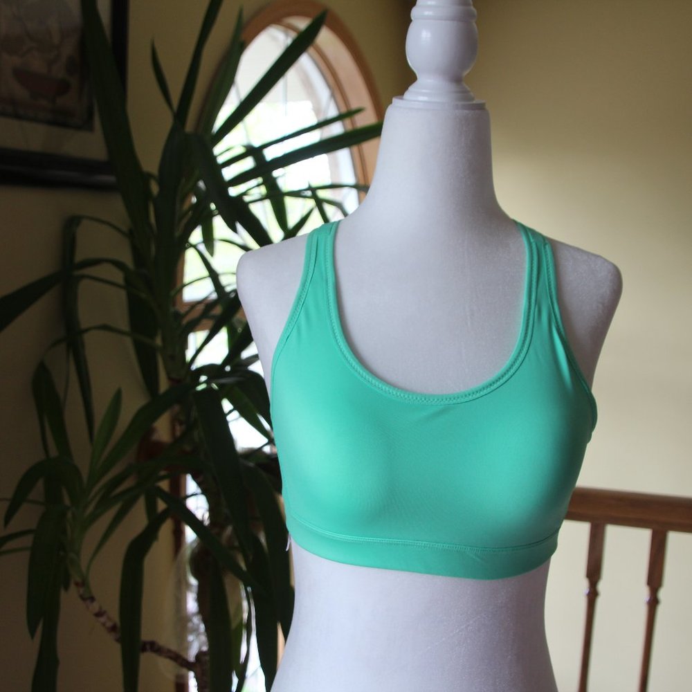 NWOT Gap fit sports bra